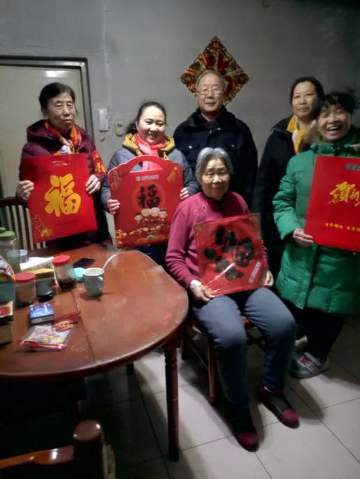 社区热心大姐张晓英